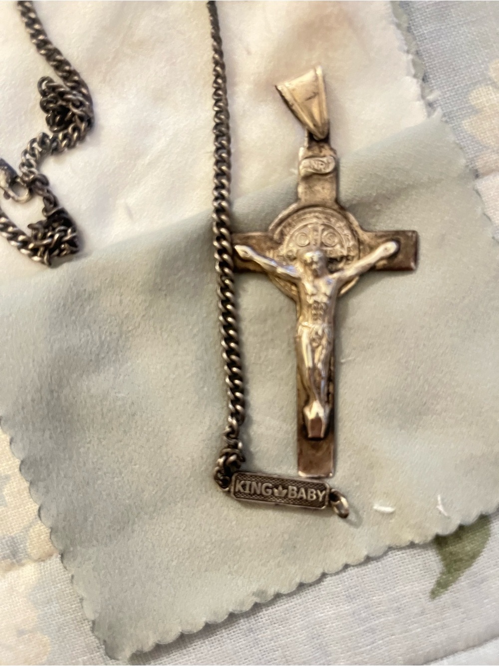 King Baby solid .925 18 inch necklace with solid cross. Pouch and cleaning cloth - Picture 2 of 7